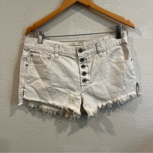 Free People run away cream distressed cut off shorts button fly size 28 - Picture 1 of 9
